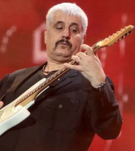 Una chitarra per due: Eric Clapton e Pino Daniele insieme sul palco