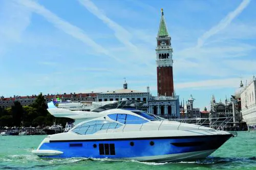 "Festa con due dive
per i miei primi
10 anni in Azimut"