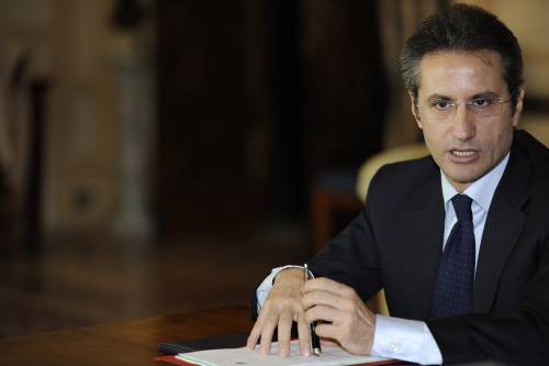 Napoli, Caldoro indagato per epidemia colposa 
"Se provano le mie responsabilità mi dimetto"