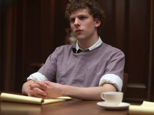 Se lo sceneggiatore di The Social Network cancella i suoi due account su Facebook