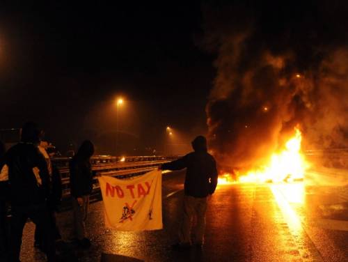 I manifestanti no Tav non si arrendono: 
"Torneremo e ci riprenderemo la Maddalena"