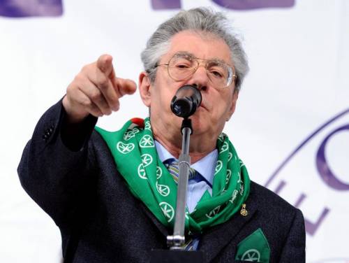 Rifiuti, Bossi: no al decreto in Cdm 
Ma la Prestigiacomo: "Basta rinvii"