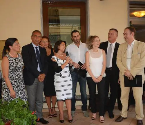 Lo shopping dagosto alloutlet regala musica dautore e premi