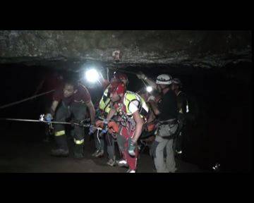 Savona, cade in una grotta 
e si frattura una gamba 
Salvata solo dopo 3 giorni