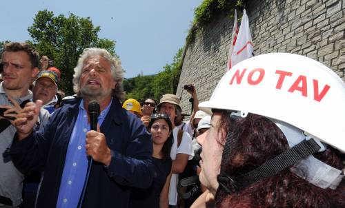 Grillo fa il Che Guevara: 
"Splendida rivoluzione 
I No tav sono veri eroi"