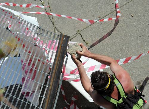 La guerra dei No Tav: 5 arresti, 200 agenti feriti