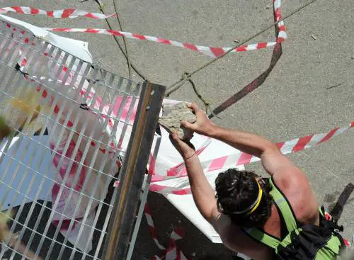 La guerra dei No Tav: 5 arresti, 200 agenti feriti