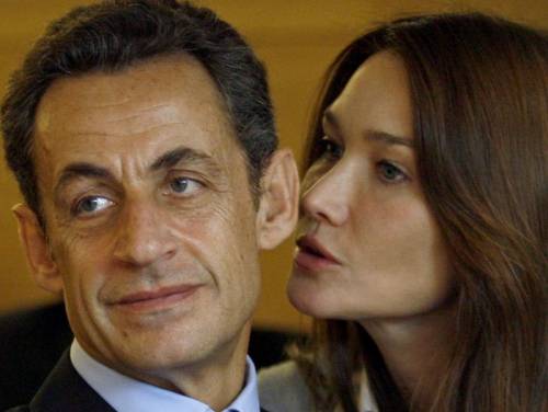 Bruni e Sarkozy, il mistero della gravidanza 
Il Daily Mail rivela: "In attesa di due gemelli"