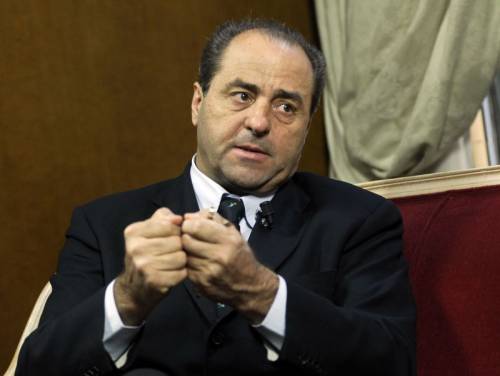 E Di Pietro cavalca l'onda della sentenza: 
"Berlusconi deve dimettersi"