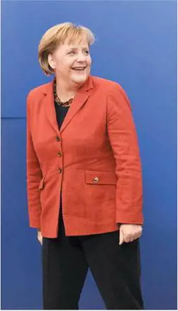 Merkel sfida i sondaggi e si ricandida nel 2013