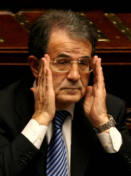 Se Prodi bacchetta il Pd: 
"Niente governo tecnico 
con i mercati contro"