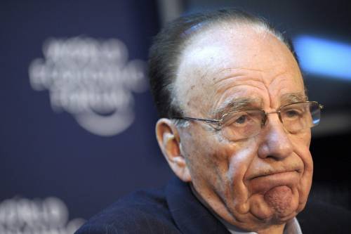 Scandalo intercettazioni, lo squalo è nei guai 
Murdoch ritira l'offerta totalitaria per BSkyB