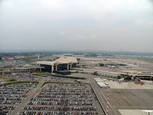 Malpensa e Linate, il parcheggio si paga con il Telepass