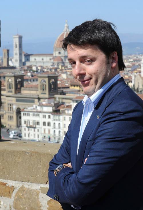 Ora Renzi corregge il tiro: 
"I dipendenti bravi  
ci aiutino a isolare i furbi"