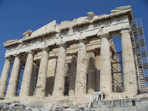 Crisi, la Ue: "Ora piano Marshall per la Grecia 
E il vertice promuove la manovra italiana 