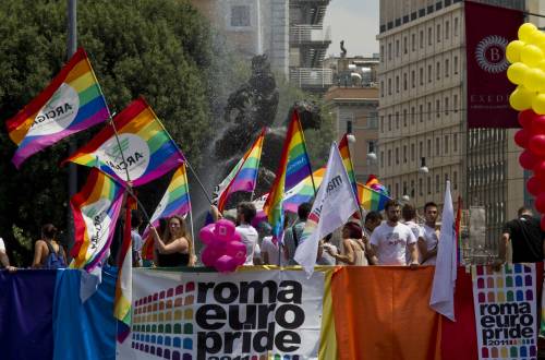 Omofobia, bocciato il ddl: è incostituzionale 
Ma il Pdl assicura: "Ora riprendere il dialogo"