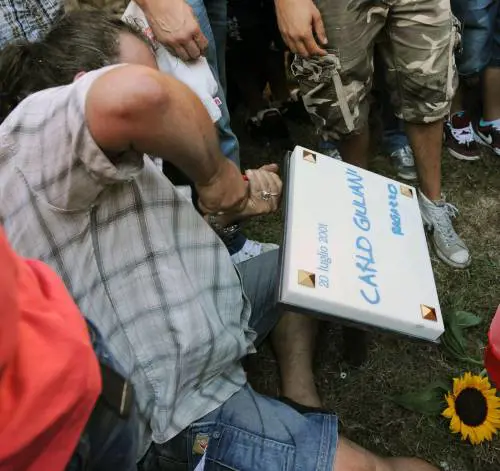 Tursi ignora anche il prefetto pur di esaltare Carlo Giuliani