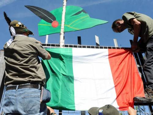Il portavoce dell'Ana: 
"Indegno stare coi No Tav 
col cappello degli alpini"