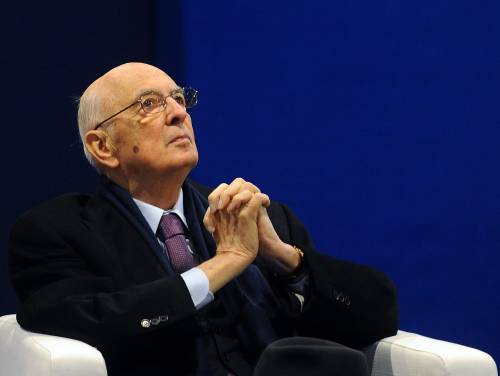 Casta, per placare l'odio 
il presidente Napolitano 
rinuncia alle... briciole