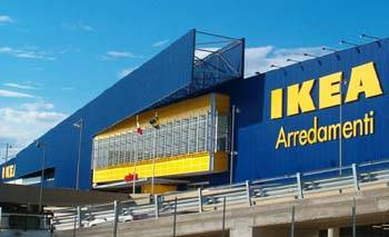 Pisa, quella porta chiusa in faccia all'Ikea 
fa gridare allo scandalo anche all'estero