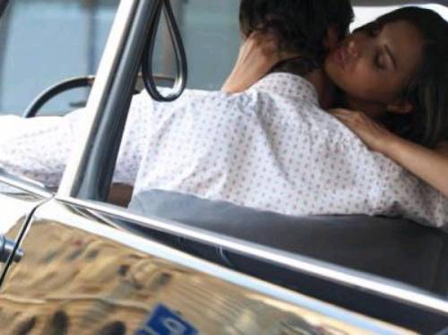 Fare sesso in auto? Può costare molto caro 
Se si era in pieno centro si rischia il carcere