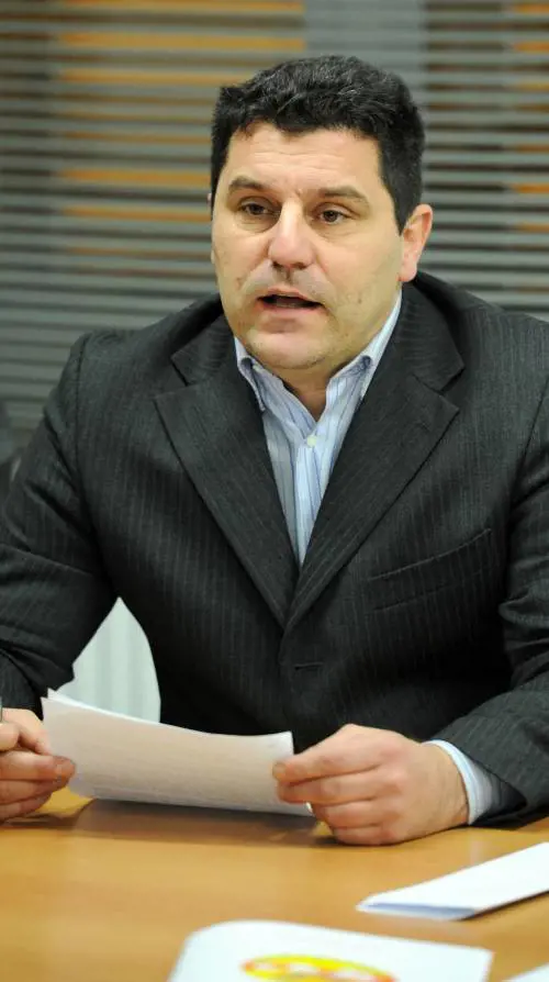 La Provincia aumenta le tasse e spreca 80 mila euro allanno