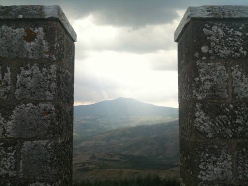 Tiro col frombolo a Radicofani, nella fortezza di Ghino di Tacco