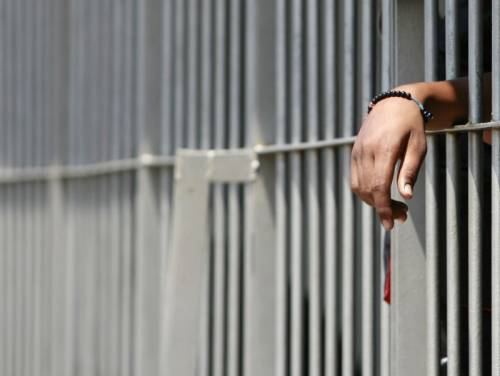 Carceri, Cancellieri: "Entro aprile otto ore d'aria per i detenuti"