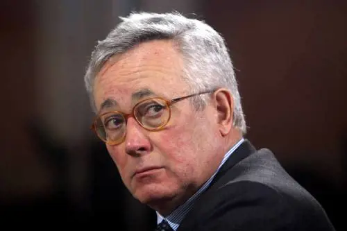 Servono 24 miliardi entro il 2013 
Nel mirino pensioni, invalidità e Iva