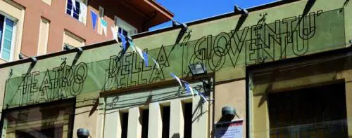 Teatro, chi vuol uccidere il dialettale a Genova?