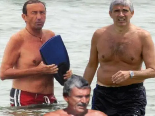 Ecco come ai politici  
s’è ristretta la vacanza