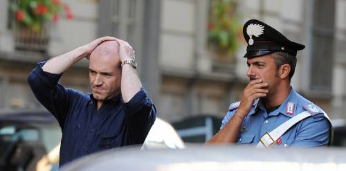 Torino, il gioielliere spara: 
morto uno dei rapinatori 
Avevano pistole giocattolo
