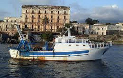 Golfo di Napoli, collisione tra due navi: 
il timoniere della nave positivo ai test antidroga