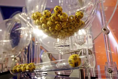 E' caccia al 22, il numero record del lotto