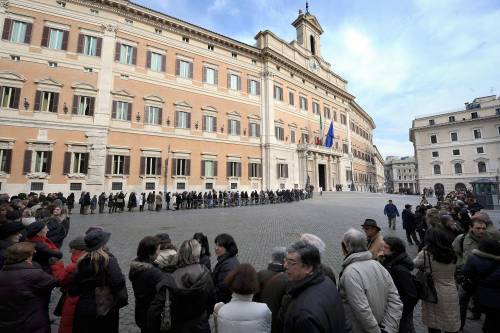 Dallo sfascio usciremo con un bel golpe fascista