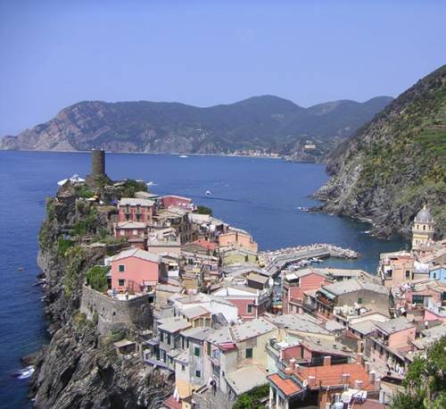 Cinque Terre, trovato il corpo di un'americana 
Gli inquirenti: "Forse è caduta dalla scogliera"