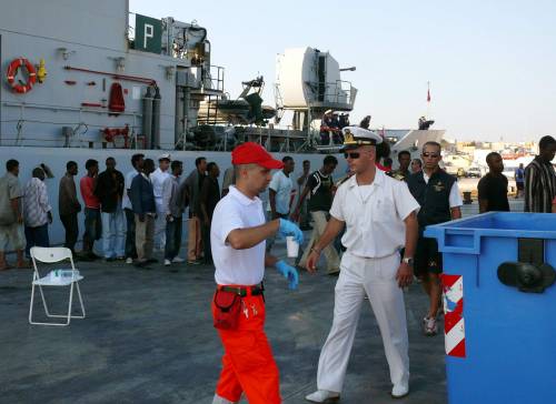 Sbarchi senza sosta sulle coste di Lampedusa: 
in sole ventiquattr'ore arrivati 2mila clandestini