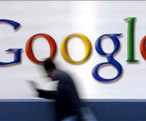 Google compra Motorola 
Prossimo nemico? Apple