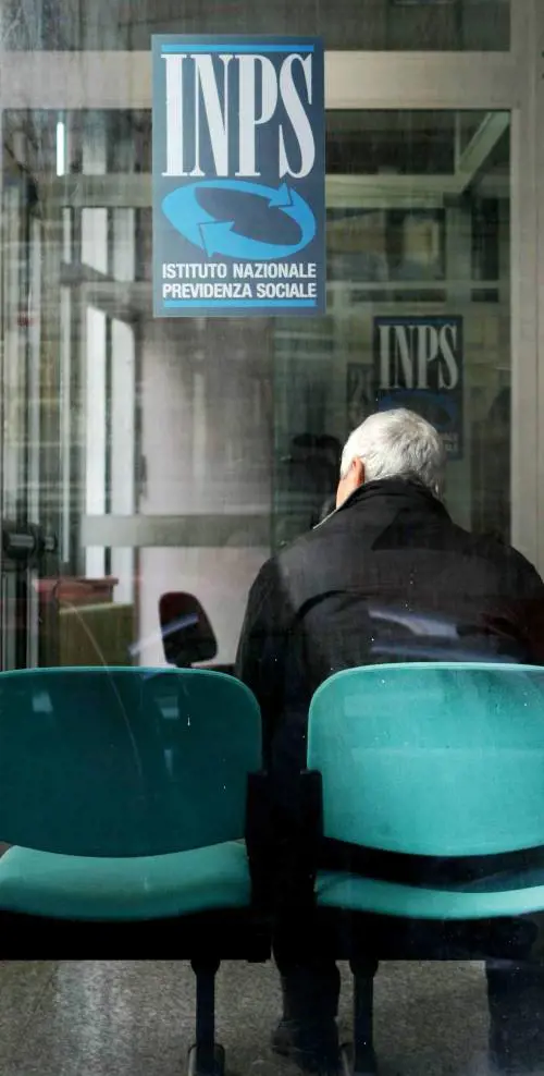 «A Novi Ligure gli immigrati escono pieni di soldi»