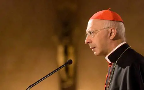 Bagnasco sulla crisi: 
"Non si tagli su famiglie 
né missioni all'estero"