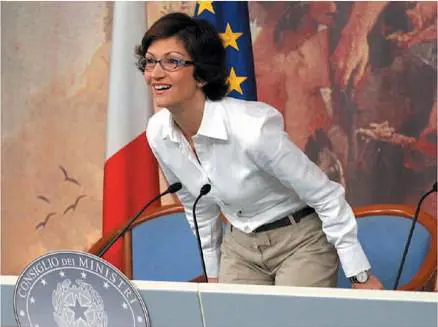 Gelmini: "Taglieremo 54mila poltrone. È poco?"