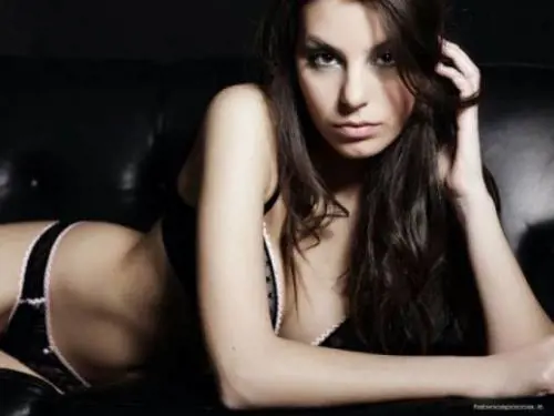 Esibizionisti sul web licenziati per uno scatto osé