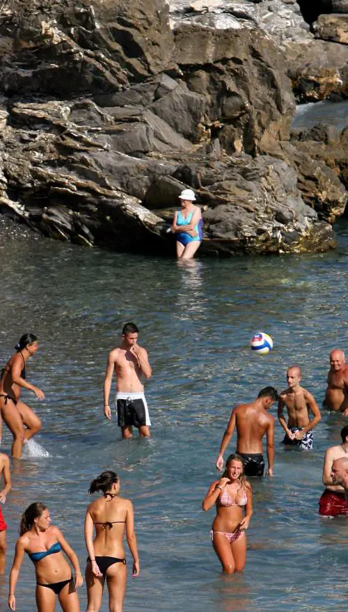 Il Municipio interviene per la spiaggia sporca
