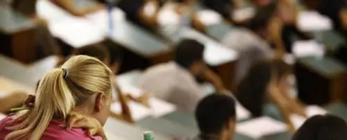Ammissione all'università, il sondaggio choc: 
per passare i test i giovani puntano sul sesso