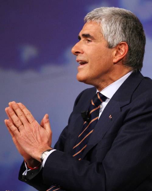 Le mosse dei centristi, dialogo tra l'Udc e il Pdl   
Casini ha un sogno: far da solo il Terzo Polo
