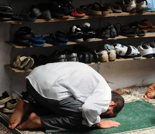 Moschea, Pdl e Lega: «Il sindaco stoppi liter»