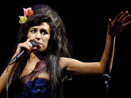 Amy Winehouse, un patrimonio di 3,2 milioni 
Ma spendeva tanto per sè e per i suoi amici