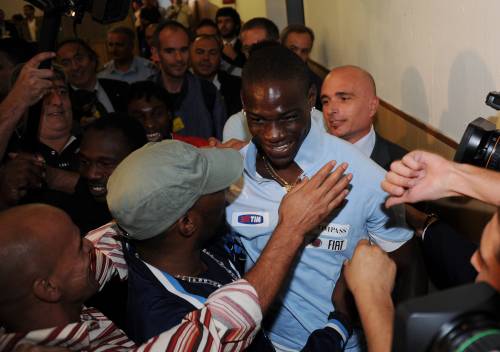 Il Balotelli che ci piace:  
superstar in carcere 
"Non mollate mai..."