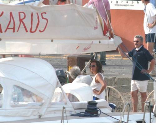 D’Alema ammaina le vele: addio Ikarus 
Ha preso una tenuta agricola per fare vino