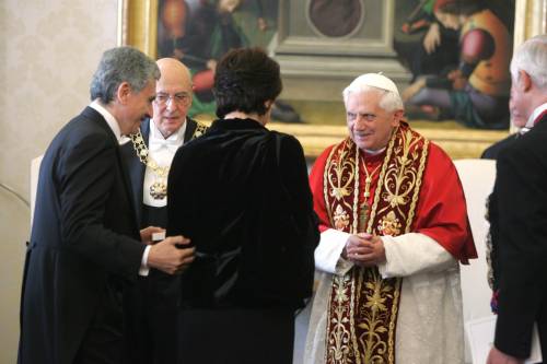 D’Alema è un "nobiluomo" del Vaticano 
Il vice conte Max emblema della sinistra snob
